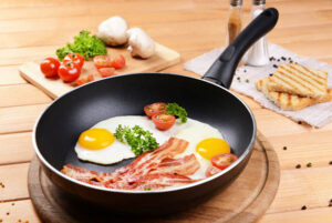 Mẹo sử dụng chảo chống dính lần đầu đúng cách